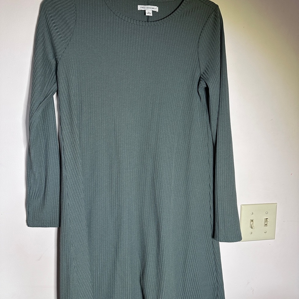 Elegant Long Sleeve Ribbed Dress in Green